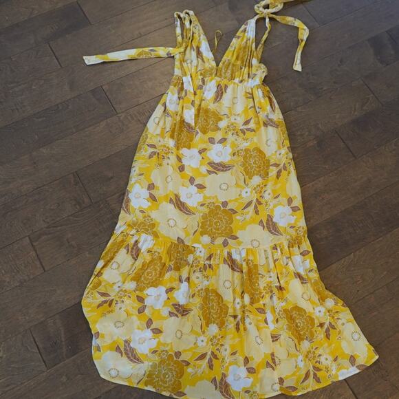 NWT Abercrombie & Fitch Deep V Neck Floral Sleeveless Dress Yellow Womens Sz XS - Picture 1 of 4